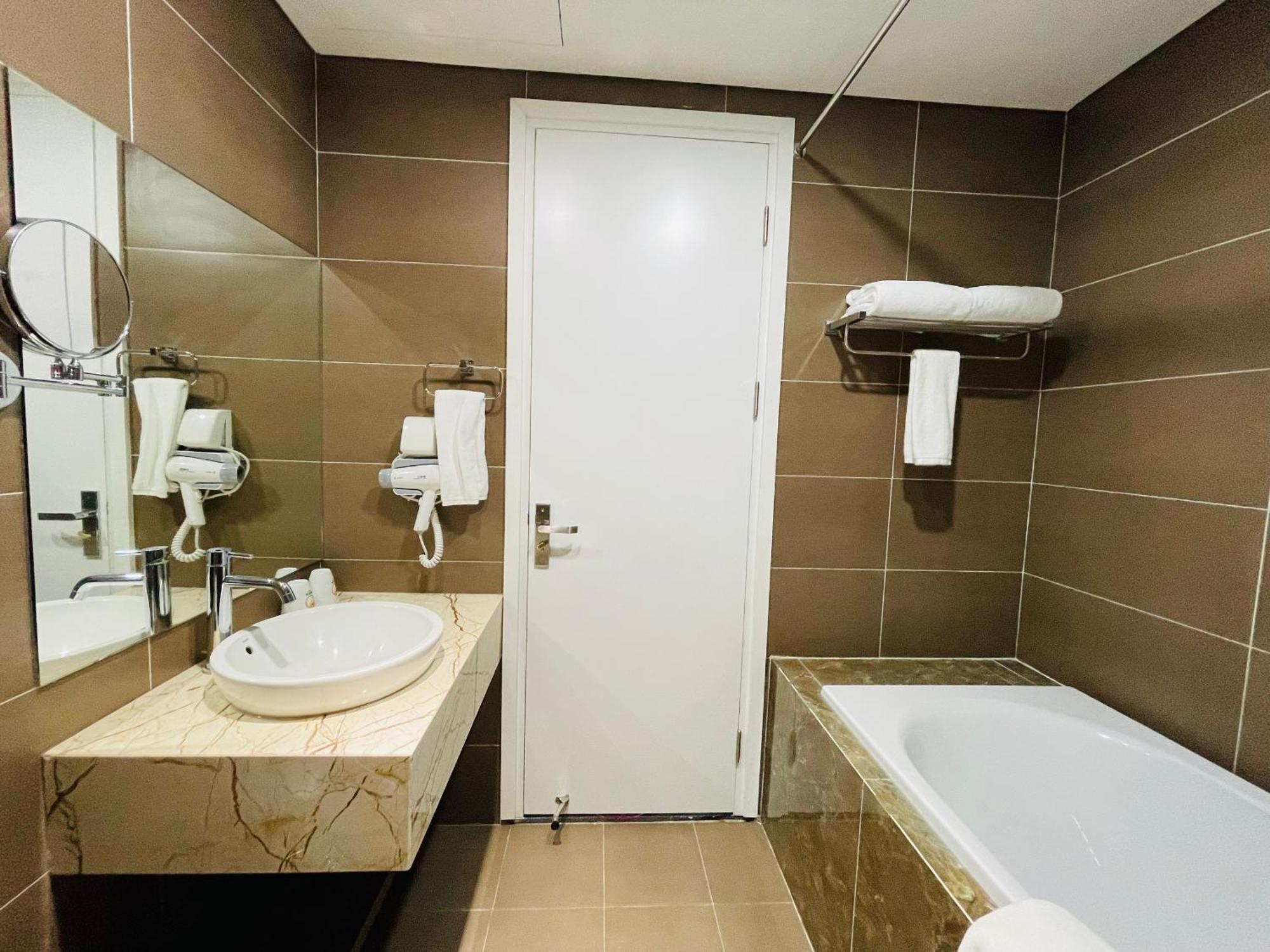 Nesta Grand Hao Nam Apartment Hanoi Bagian luar foto